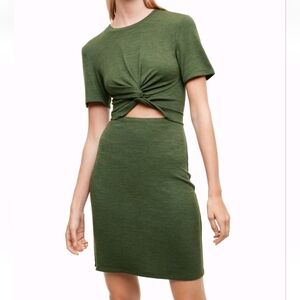 Aritzia Wilfred Green Front Twist Cut Out T-shirt Katz Dress Size Medium